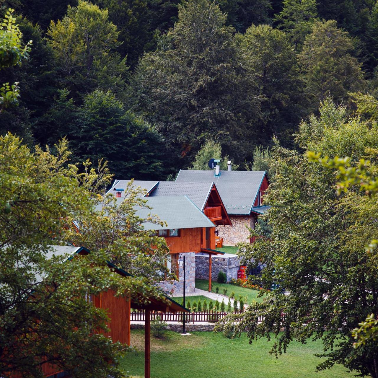 Turistichki Kompleks Bela Voda Hotel Dvoriste Exterior photo