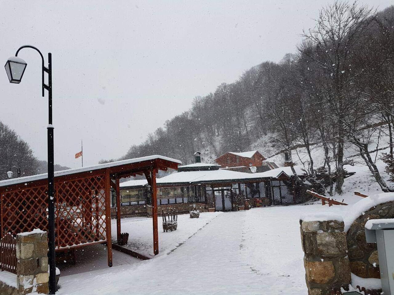 Turistichki Kompleks Bela Voda Hotel Dvoriste Exterior photo